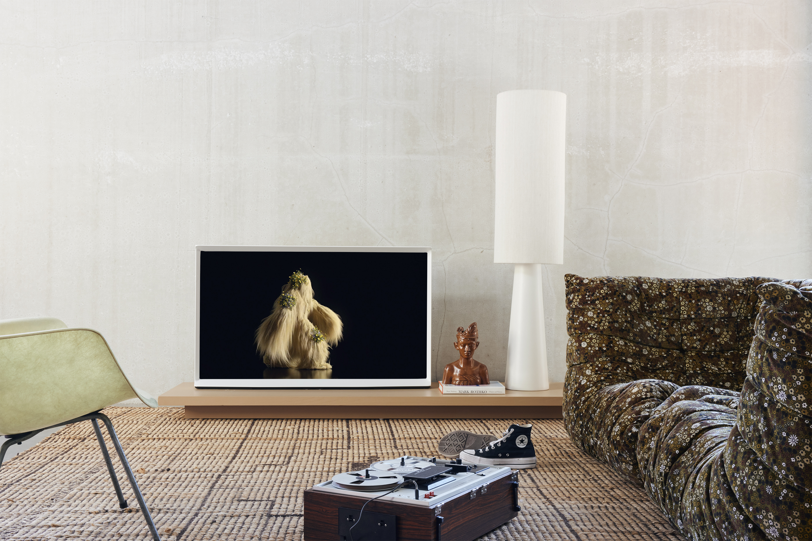 2223_tv_furniture_hkliving_lr_